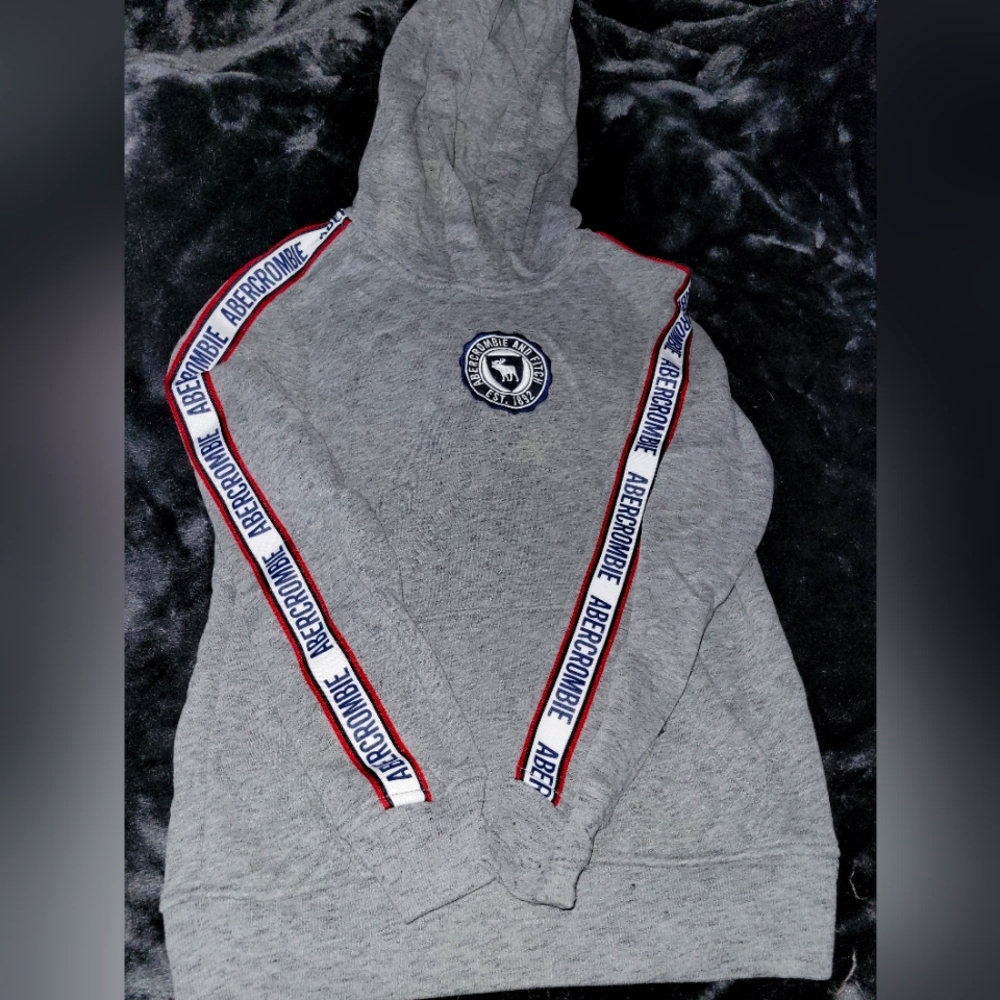 Abercrombie kids boys Sweatshirt (size 9/10)